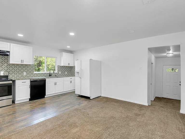 818 N Virginia St — Photo 13