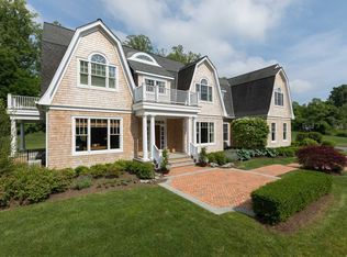 8 Spring Bay Ln, Lloyd Harbor, NY 11743