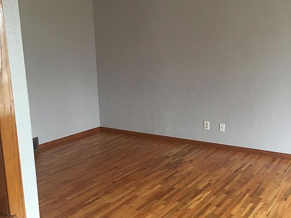 5th image of 2213 E 18th St