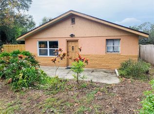 923 10th St SW, Largo, FL 33770