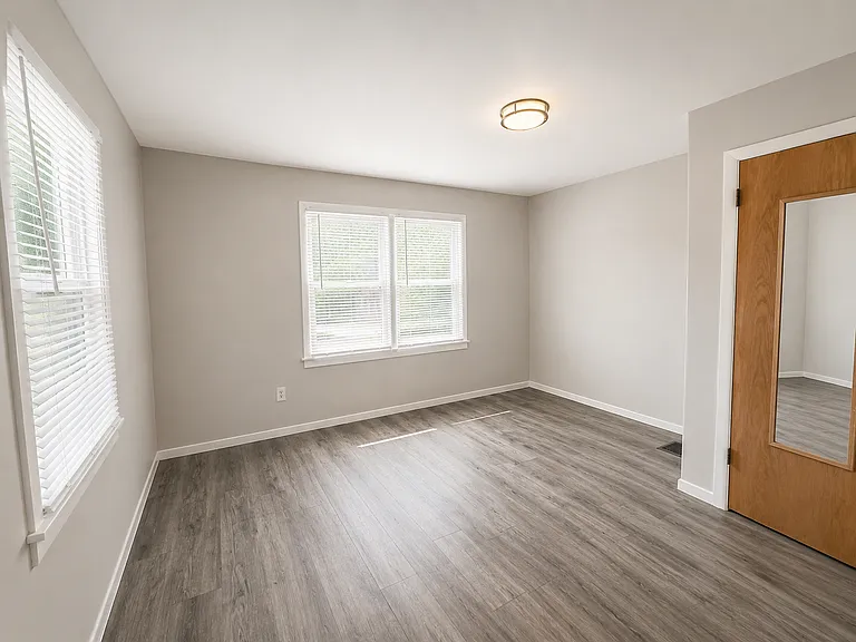 329 Lyon St NE #2 — Photo 8