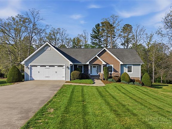 3rd image of 5205 South Oak Circle
