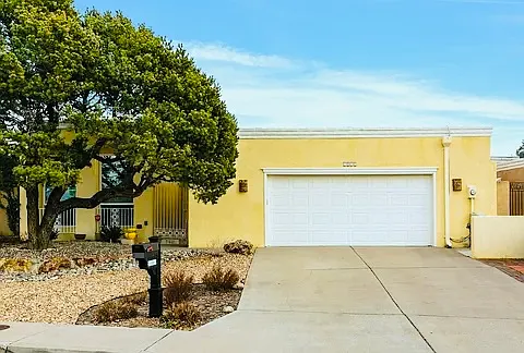 5806 Torreon Dr NE Photo 1