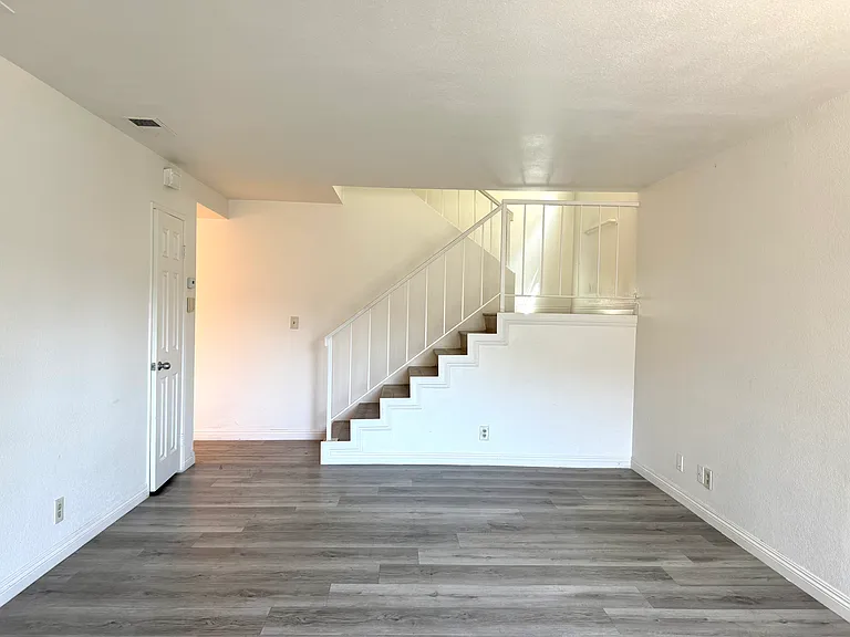 320 S Ynez Ave #D — Photo 17