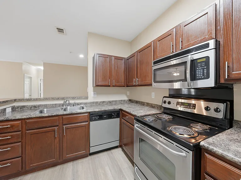Elora Place Apartments — Photo 20