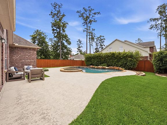 3rd image of 115 S Rocky Point Cir