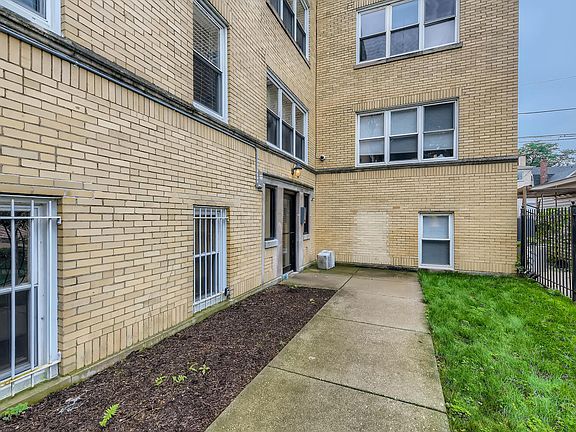 2nd image of 6416 N Paulina St APT 304