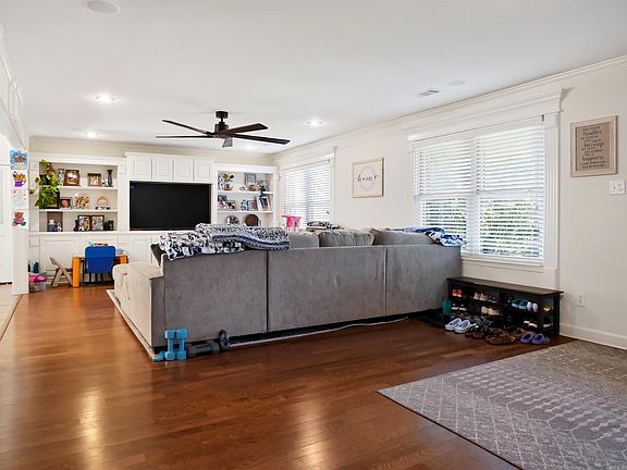 5th image of 203 Pinehill Rd