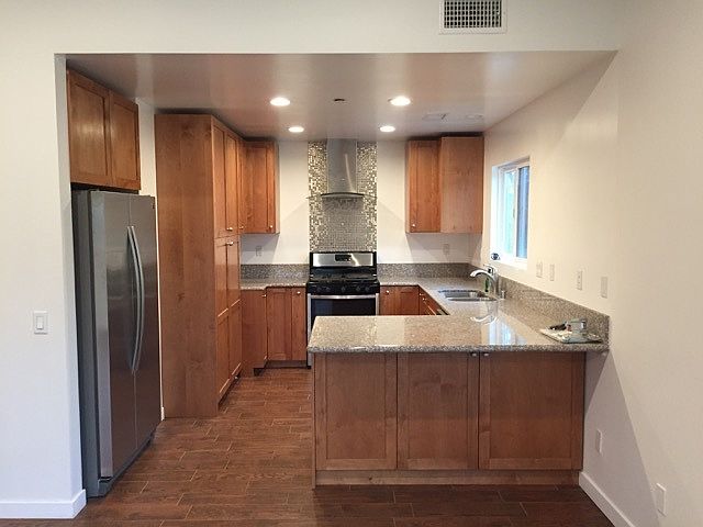 Kitchen, with dishwasher