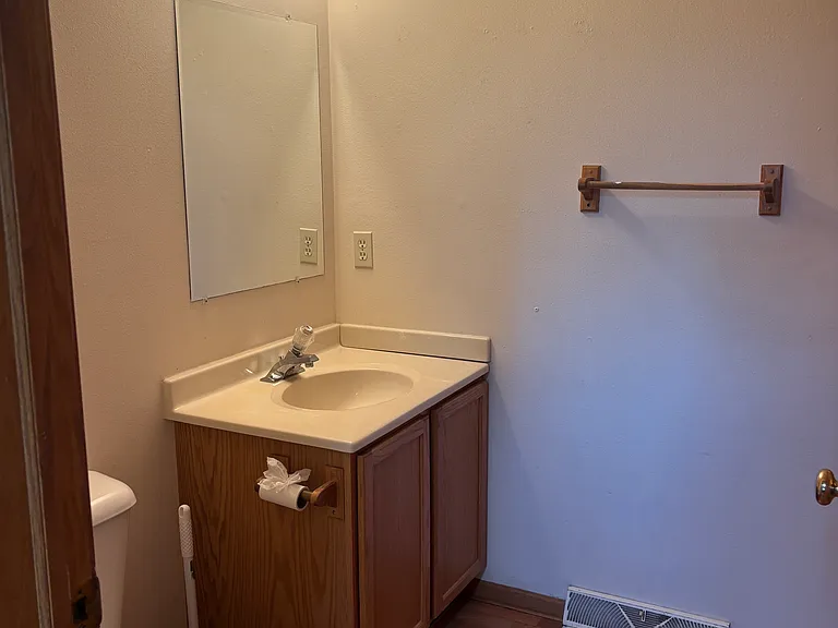 514 N Westmount Dr #4 — Photo 10
