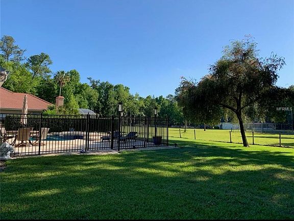5th image of 207 Leslie Ln