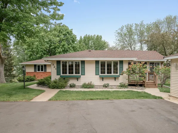 721 W 96th St, Chanhassen, MN 55317