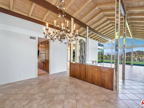 5th image of 3056 Corda Dr