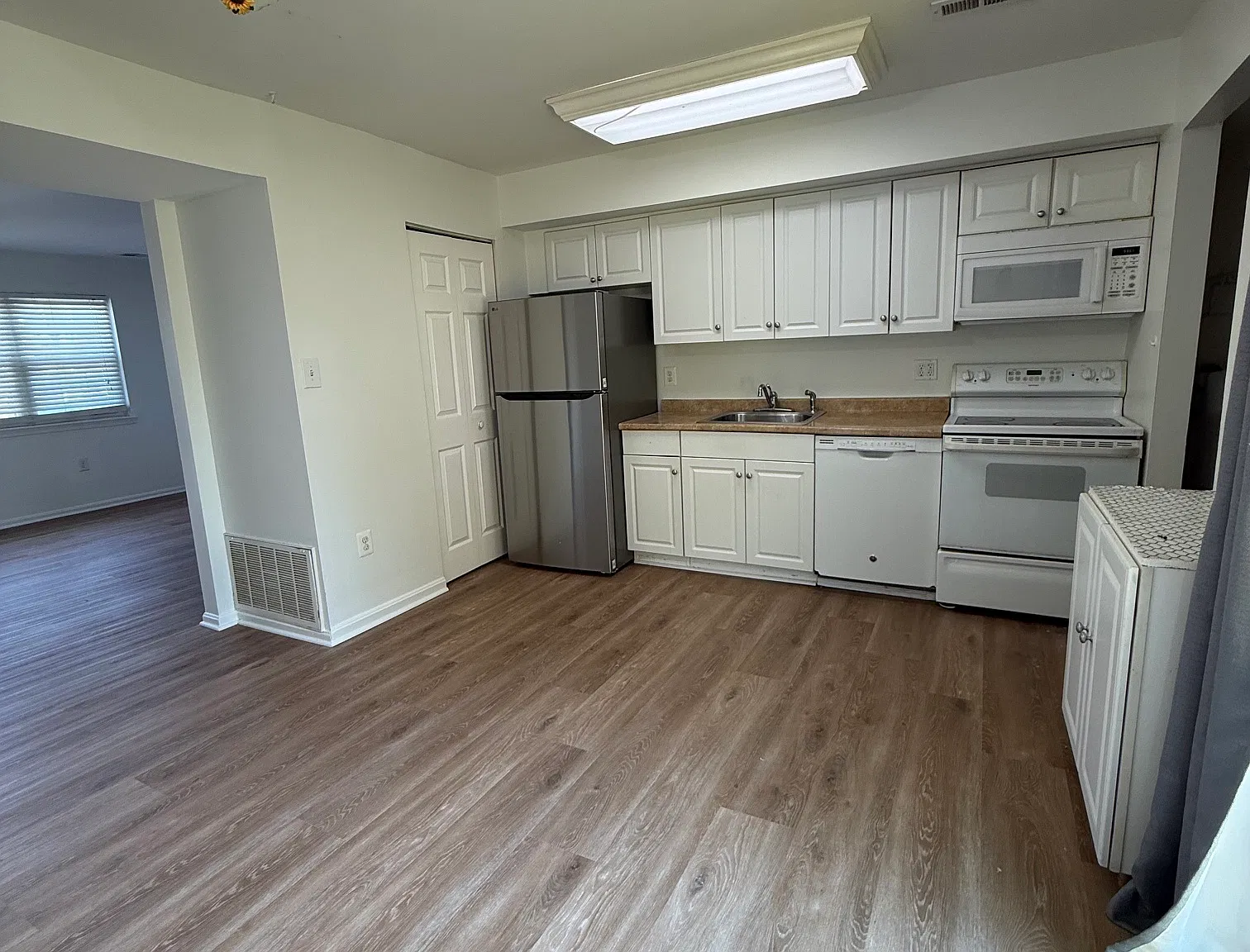 6407 Continental Dr — Photo 3