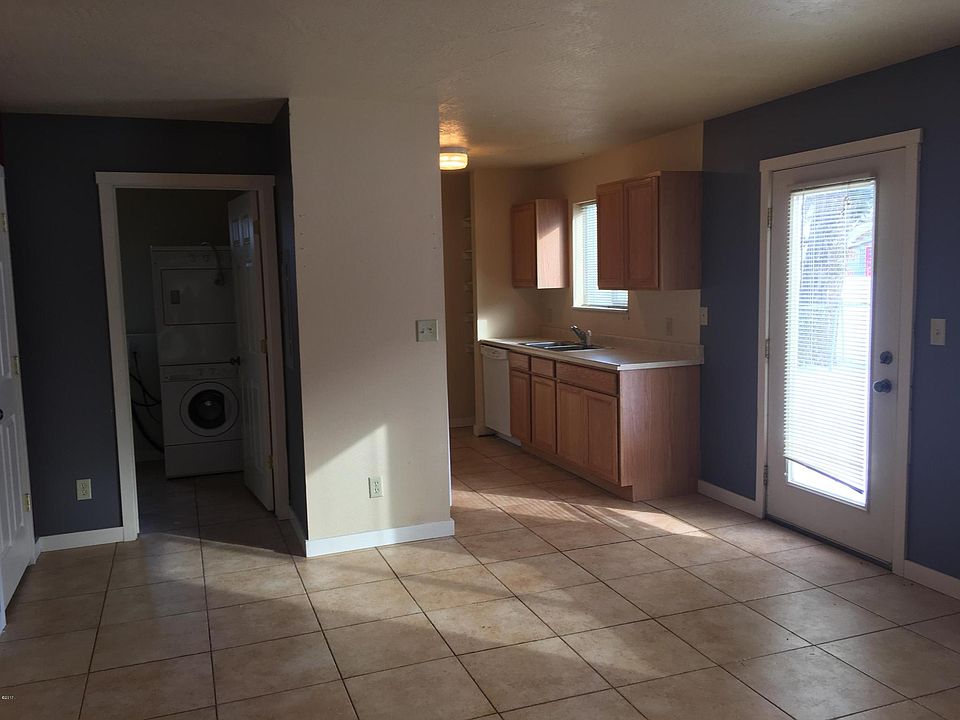 1st image of 526 A Minnesota Ave