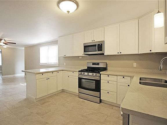 5th image of 4440 Prairie St