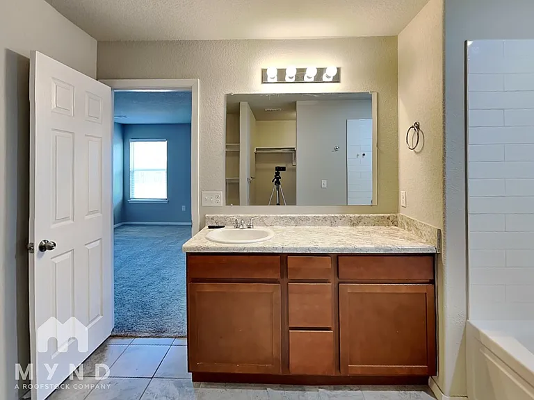 2109 N Lexington St — Photo 13