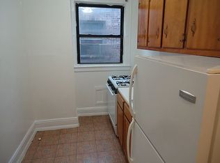 33-07 Crescent St #2R, Astoria, NY 11106