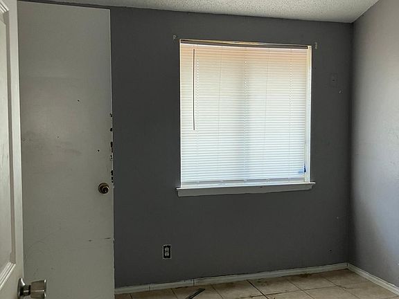 5th image of 804 Centennial Dr
