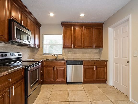 5th image of 3001 47th Ave S