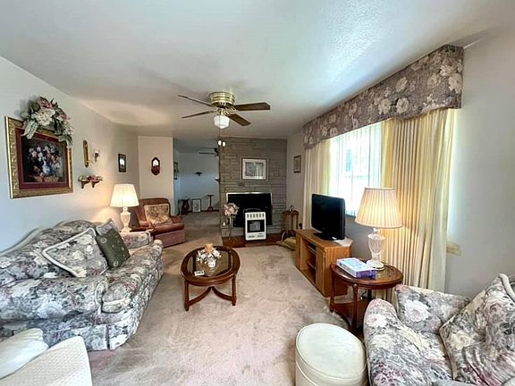 5th image of 505 Green Acres Cir