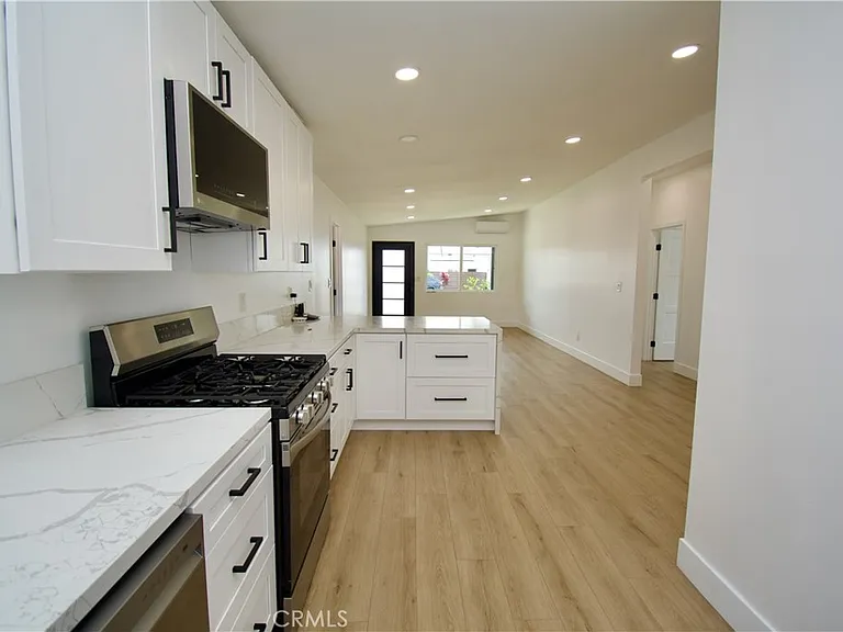 820 Iris Ave — Photo 6