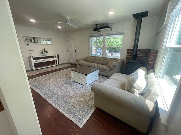 4th image of 1821 Proctor Ave