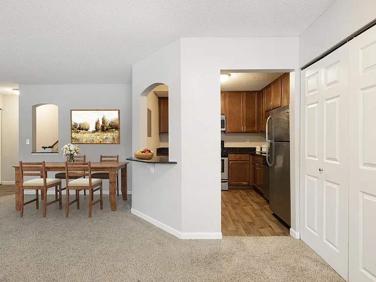 Shannon Glen Townhomes — Photo 8