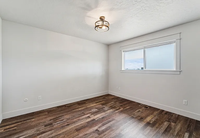 10996 Willis Rd — Photo 29