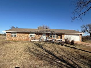 906 E Hamner Park Rd, Carney, OK 74832