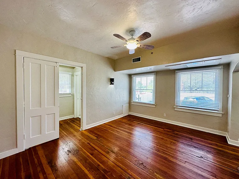 Don Martin Historic Apartments! — Photo 20