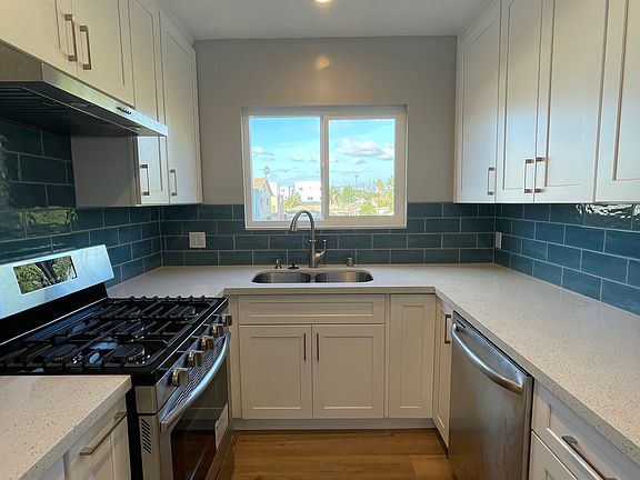 3rd image of 5648 Case Ave #6