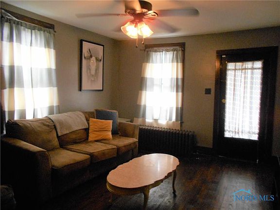 4th image of 217 W Ottawa St
