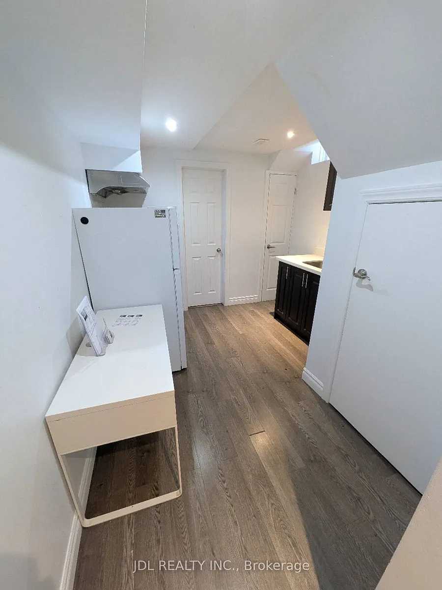 Building Photo - 727 Caboto Trl
