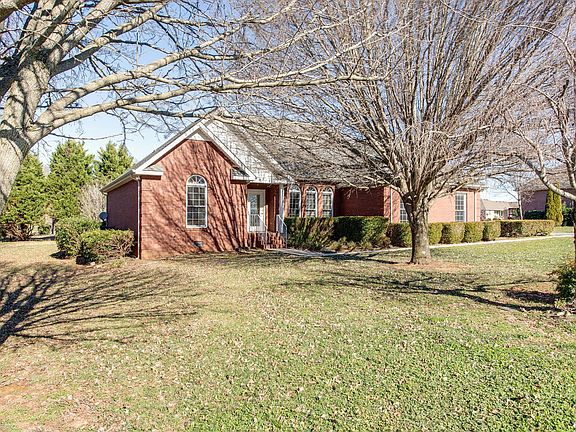 3rd image of 112 Favre Cir