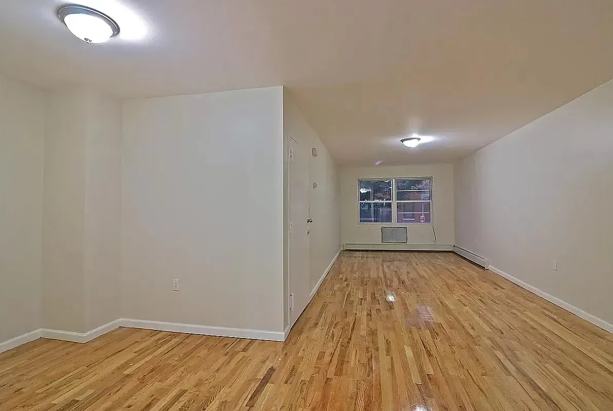 478 East 29th Street — Photo 2