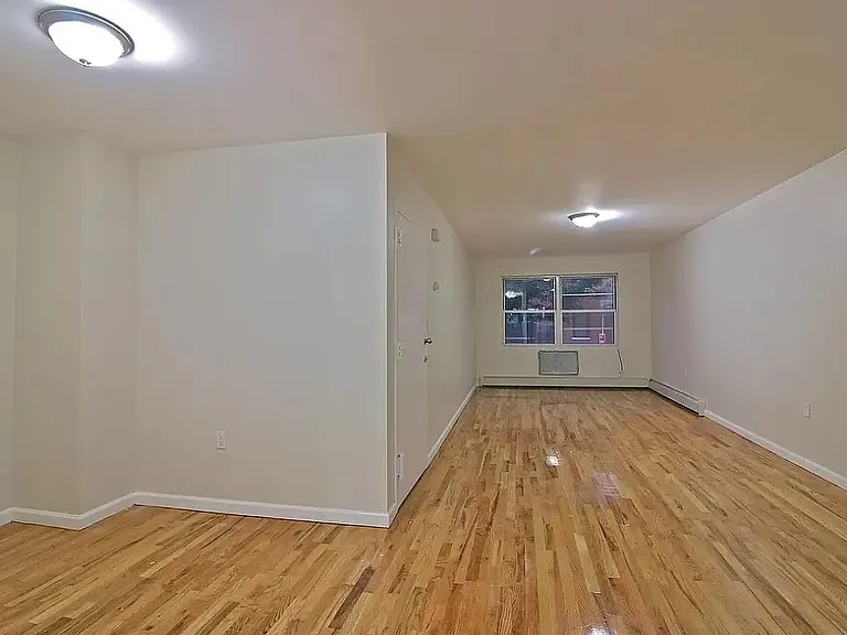 478 E 29th St #3 — Photo 2