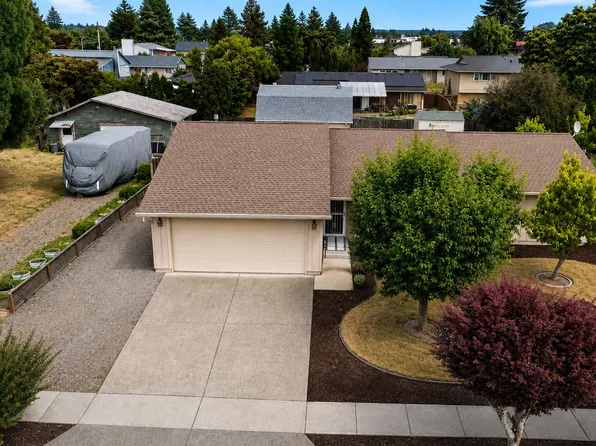 2010 S Dogwood St, Cornelius, OR 97113