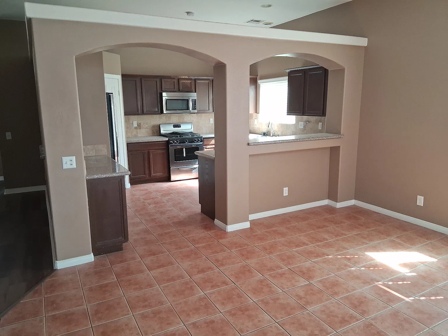 3 bed, 1516 sqft, $2,300 — Photo 2