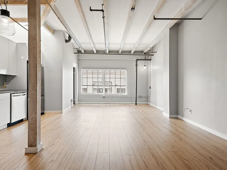 958 28th St #21 — Photo 3