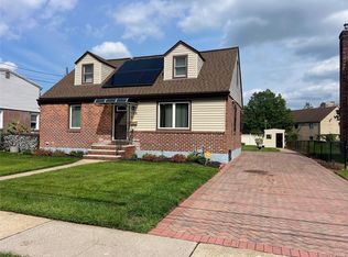 106 Lawrence Street, Uniondale, NY 11553