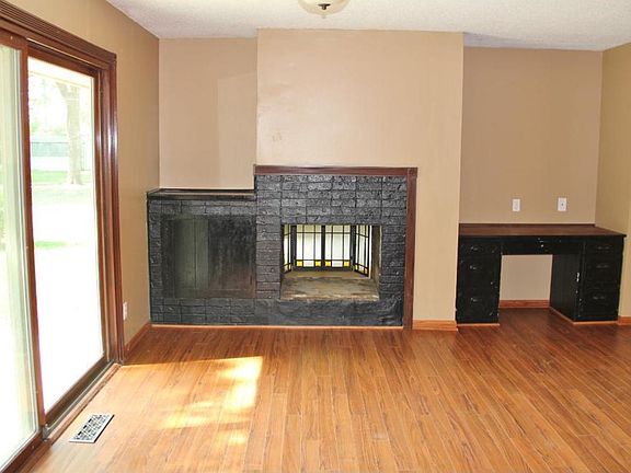 4th image of 465 Aberdeen Dr