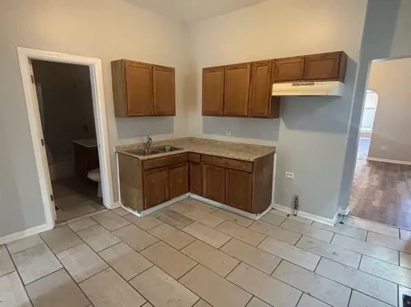 537 W 61st Pl #1, Chicago, IL 60621