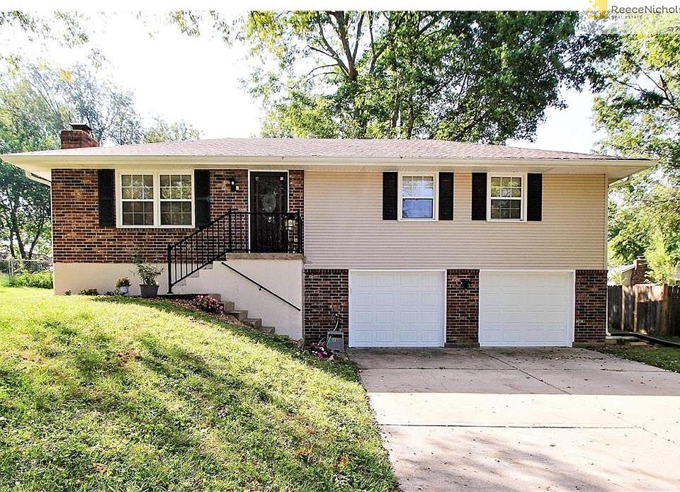 1st image of 420 NE Grant Dr