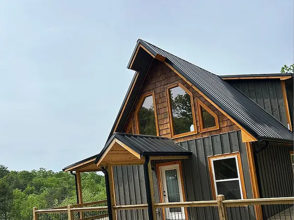 430 Fiddlers Way, Brasstown, NC 28902