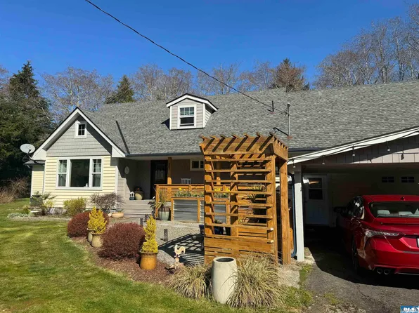 41 Hoko Ln, Sekiu, WA 98381