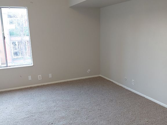 4th image of 2402 S Elizabeth St APT 5
