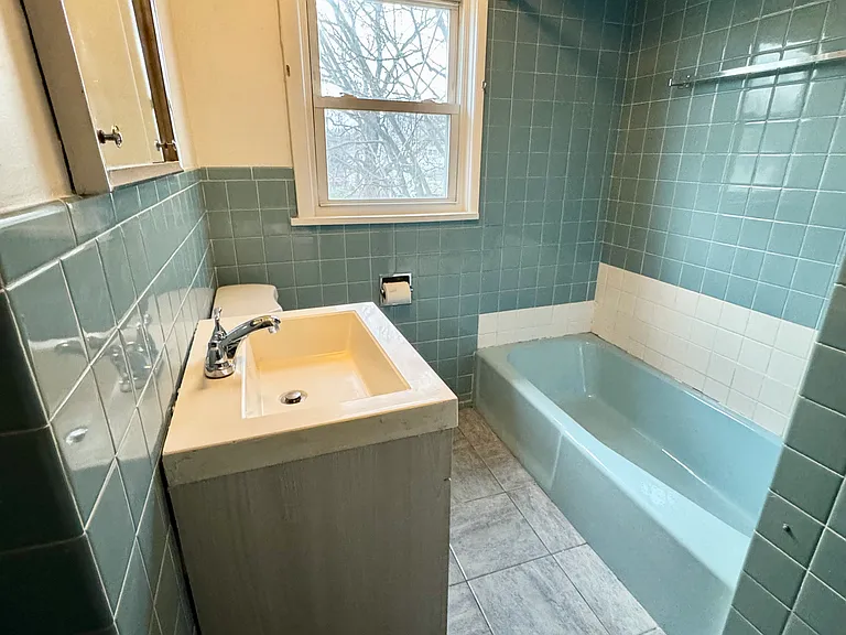 210 E Thomas St #210 — Photo 6