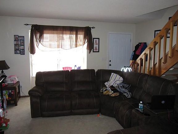 4th image of 4929 Stoneybrook Blvd