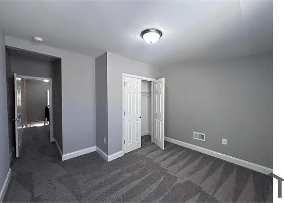 742 N Kenwood Ave — Photo 5